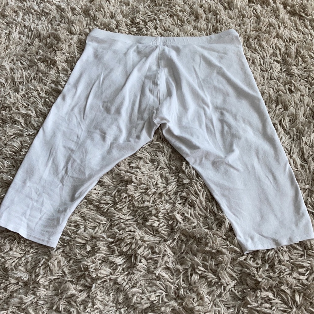 Capris - Picture 2 of 4